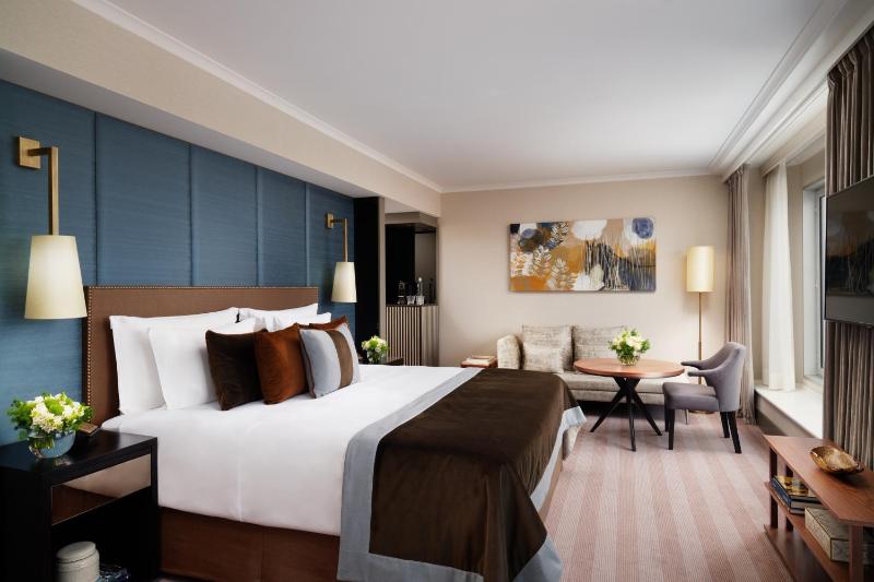 Deluxe Junior Suite image 3