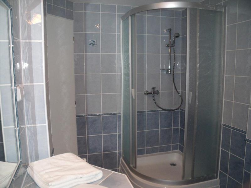 Economy Double Room image 2