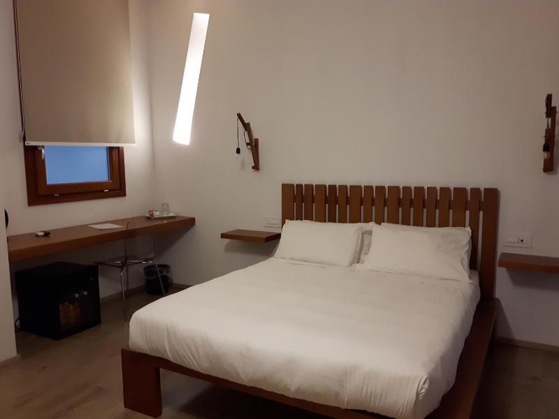 Double Room image 1
