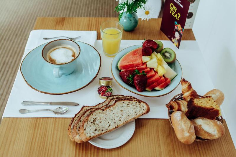 Double or Twin Room image 2