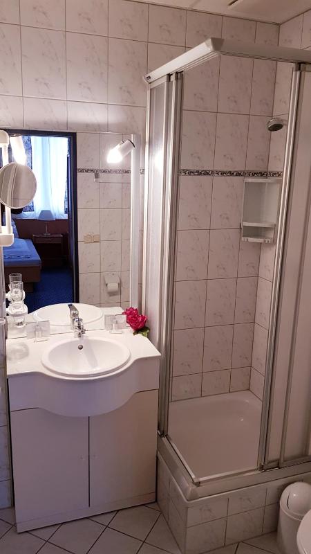 Large Double Room image 2