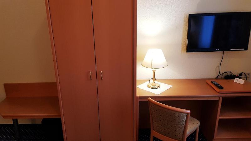 Single Room with extra Sofa Bed image 3