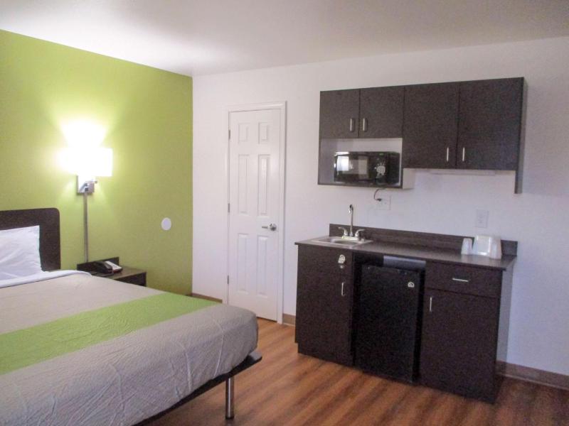 Motel 6-North Olmsted OH - Cleveland - image 17