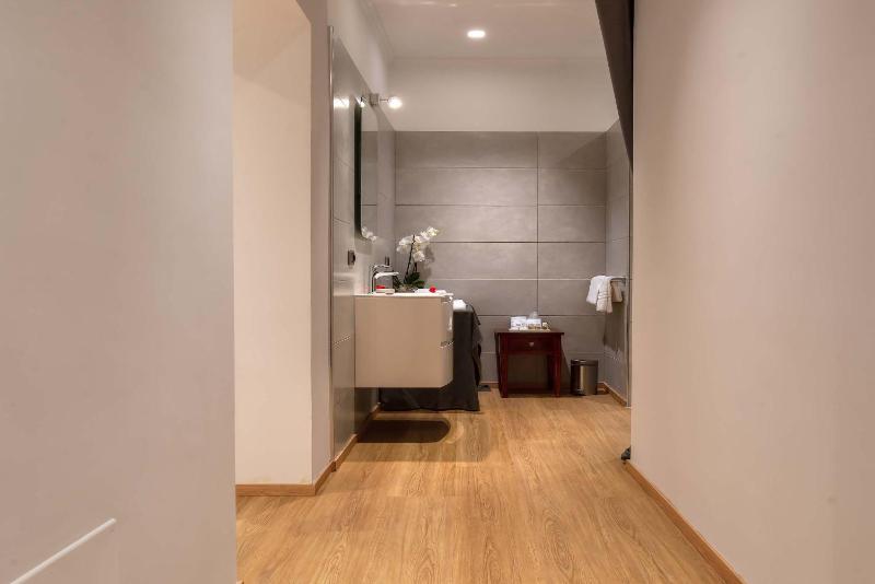 Deluxe Junior Suite image 3