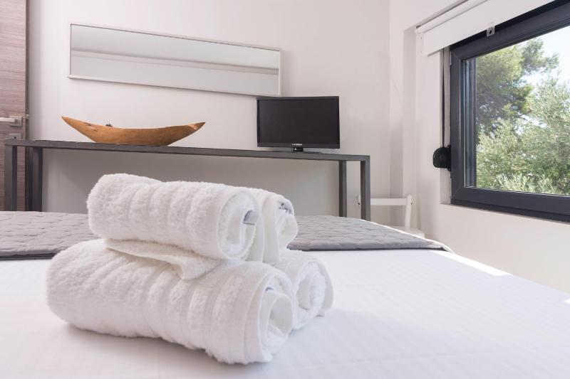 King Suite with Sea View image 3