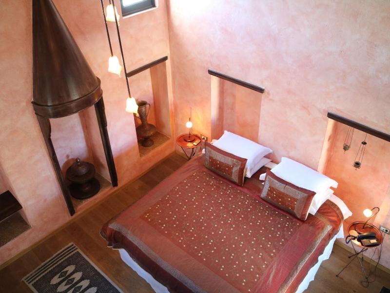 Ottoman Suite image 3