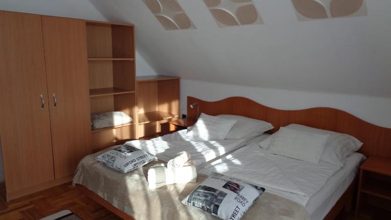 Deluxe Double Room with Balcony image 2