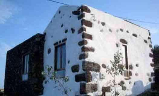 One-Bedroom Cottage image 3