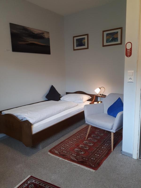 Single Room with Shower image 1