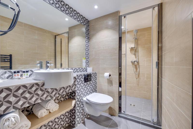 Superior Triple Room image 2