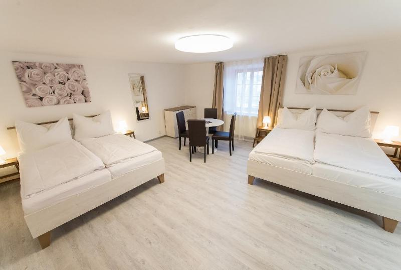 Large Double Room image 4