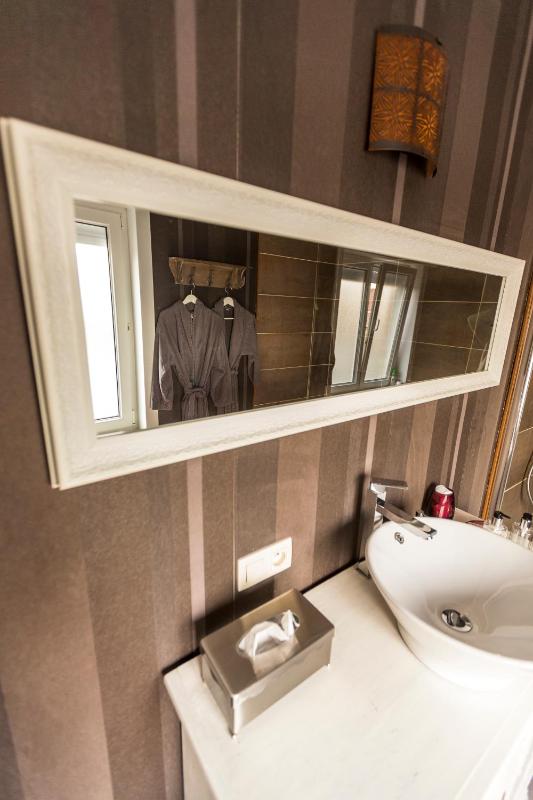 Luxury Double Room image 2