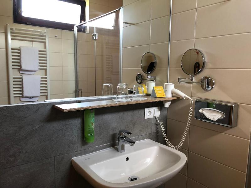 Double Room image 1