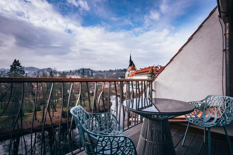 Apartment with Balcony image 3