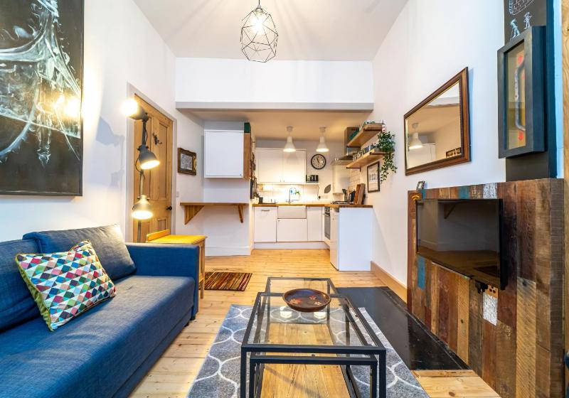 One-Bedroom Apartment image 2