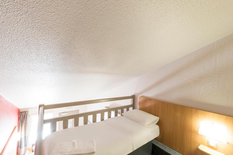 Quadruple Room image 2