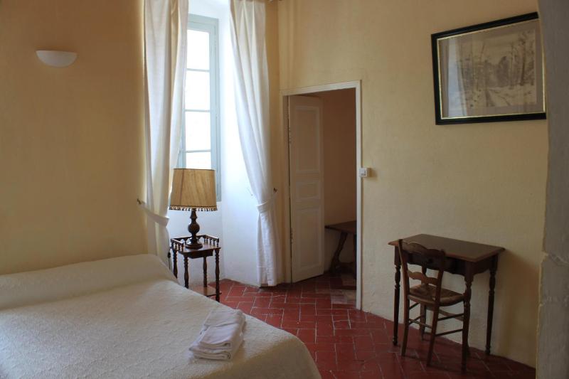 Quadruple Room with Private Bathroom image 4