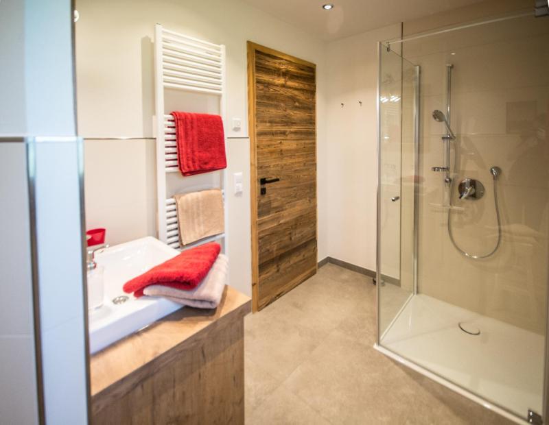 One-Bedroom Apartment image 2