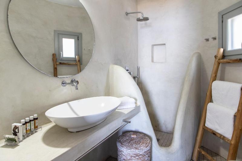 Studio with Sea View (2 Adults) - Embati image 2