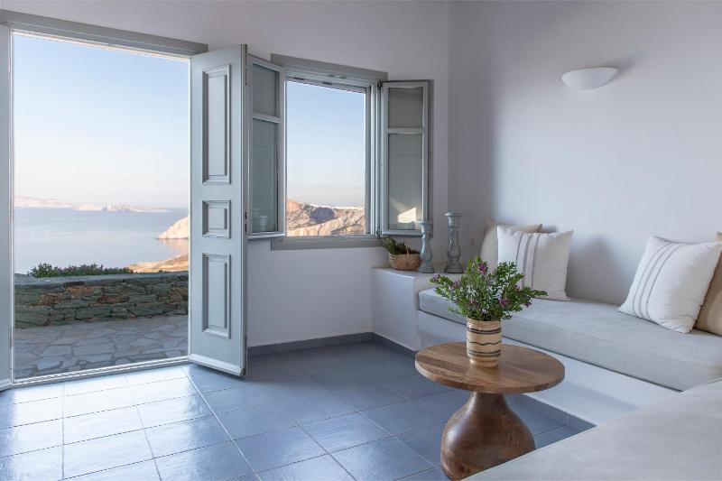 Studio with Sea View (2 Adults) - Embati image 2