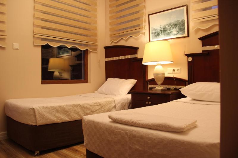 Standard Double or Twin Room image 1