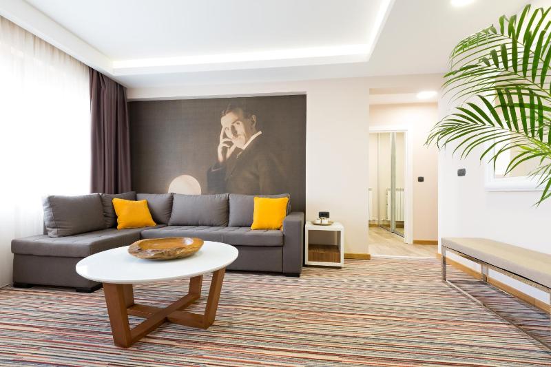 Hotel TESLA - Smart Stay Garni - image 10