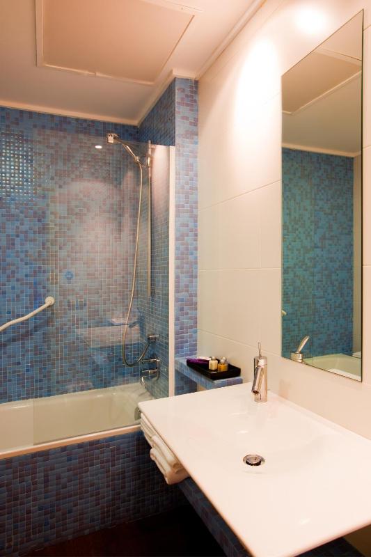Double or Twin Room with Terrace image 4