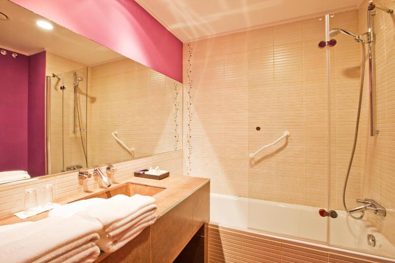 Double or Twin Room with Terrace image 3