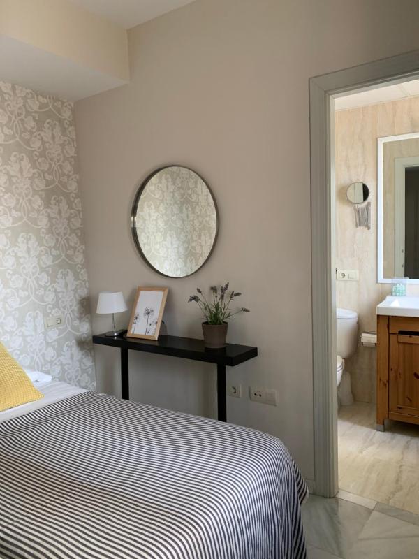 One-Bedroom Apartment image 2