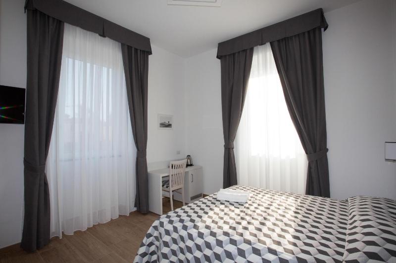 Standard Double Room image 1