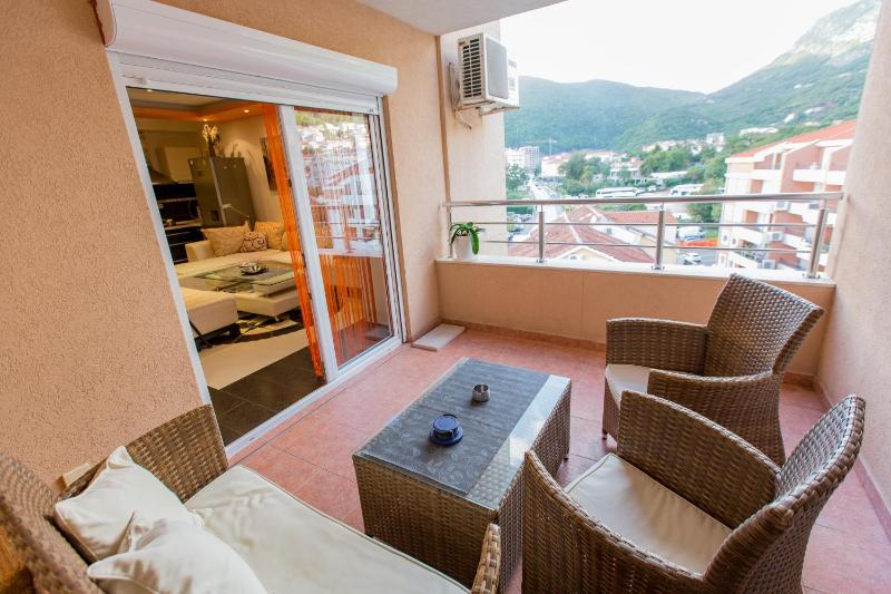 Lamela Brilliant Apartment - image 10