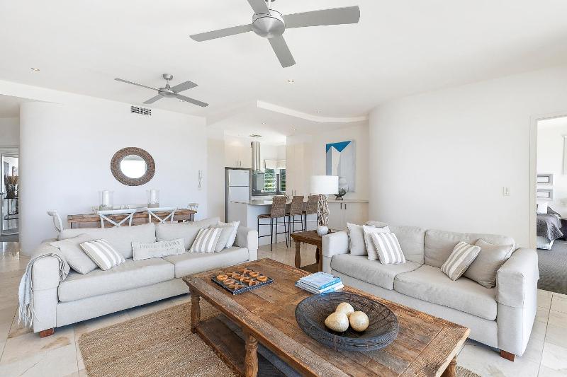 Relax in stylish comfort Sunshine Beach - image 6