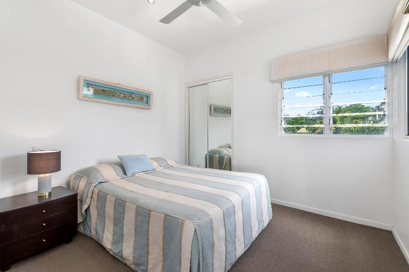 Relax in stylish comfort Sunshine Beach - image 12