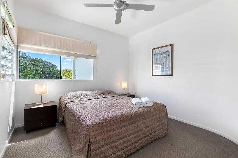 Relax in stylish comfort Sunshine Beach - image 10
