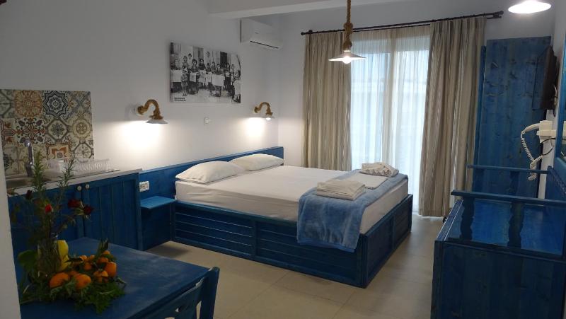 Studio Apartment image 3