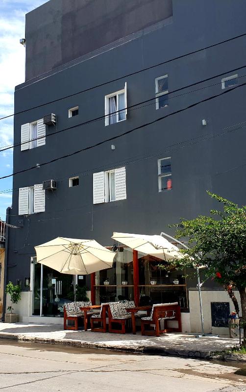 Hotel Iris - image 1