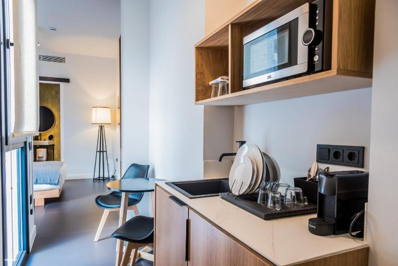 Premium Double Room image 3