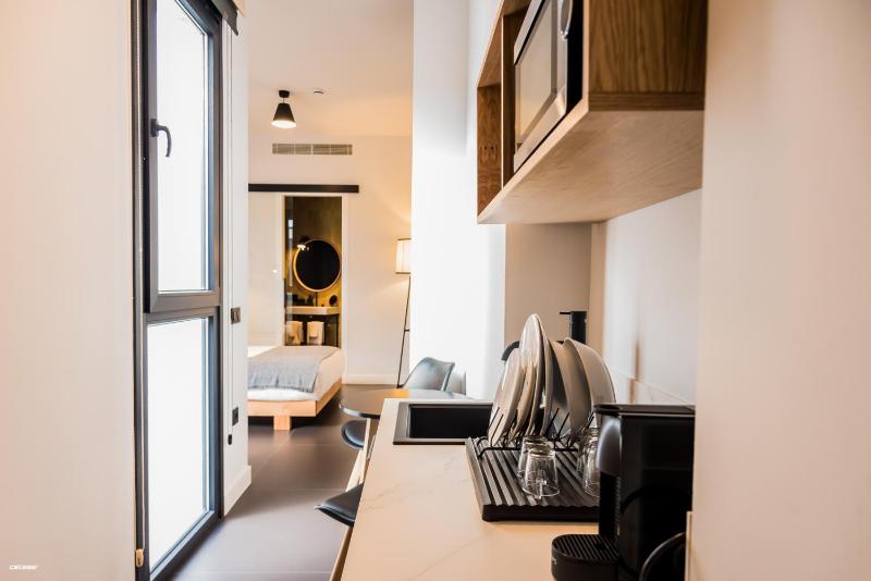 Premium Double Room image 2