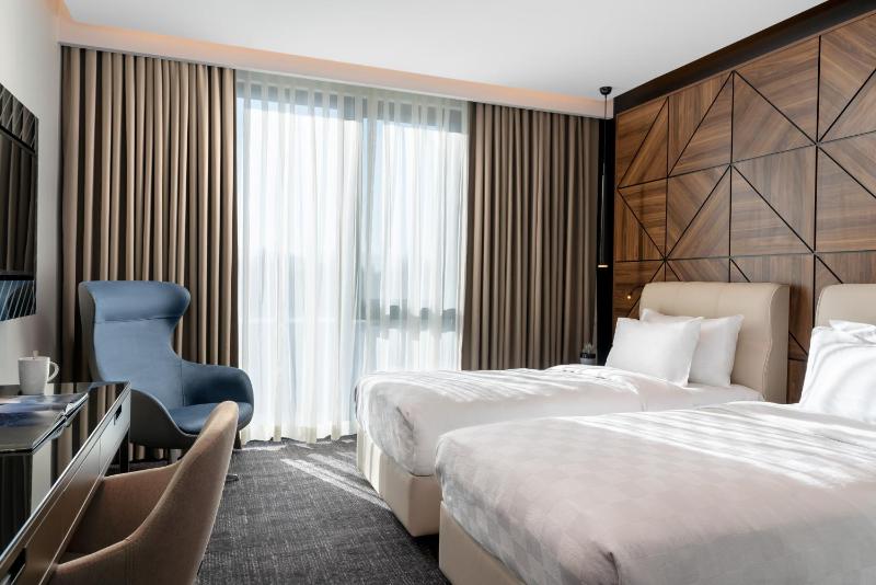 Standard Room with Garden View image 2