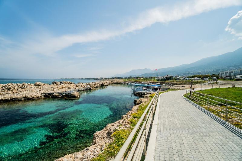 Spacious Three-Bedroom Apartment with Sea View A4 - image 3