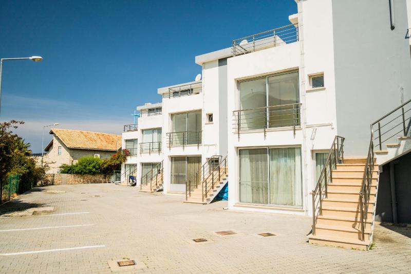Spacious Three-Bedroom Apartment with Sea View A4 - image 10