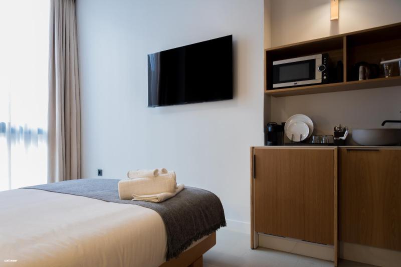 Deluxe Double Room image 2