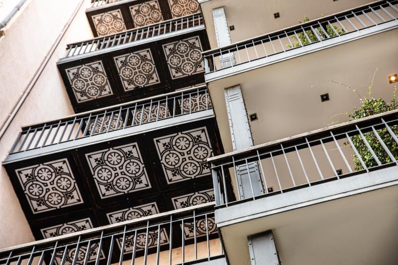 Deluxe Double Room with balcony and Garden View image 1