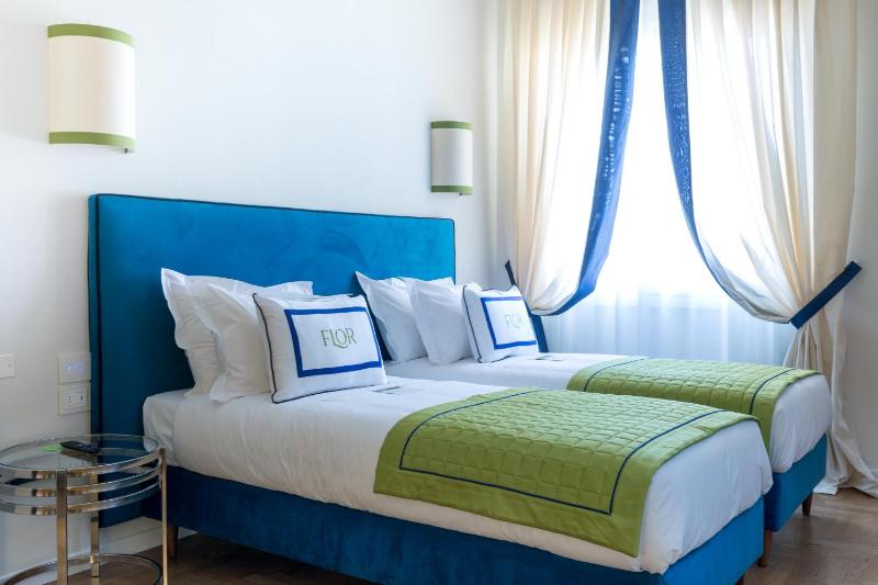 Large Double Room image 4