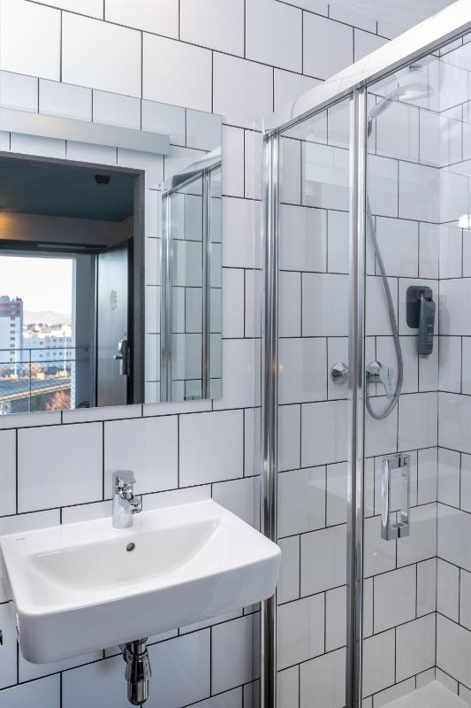 Eklo Hotels Clermont-Ferrand Centre Gare - image 16