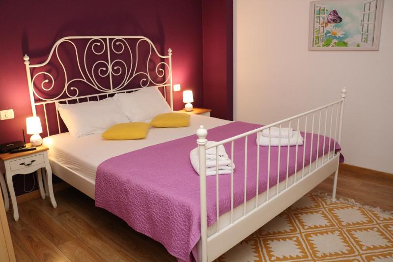 One-Bedroom Apartment image 2