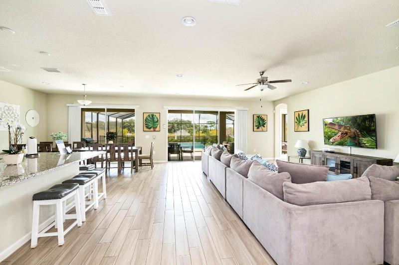 Eight Bedroom House image 1