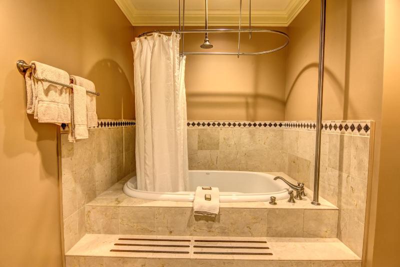 Two-Bedroom Suite image 4