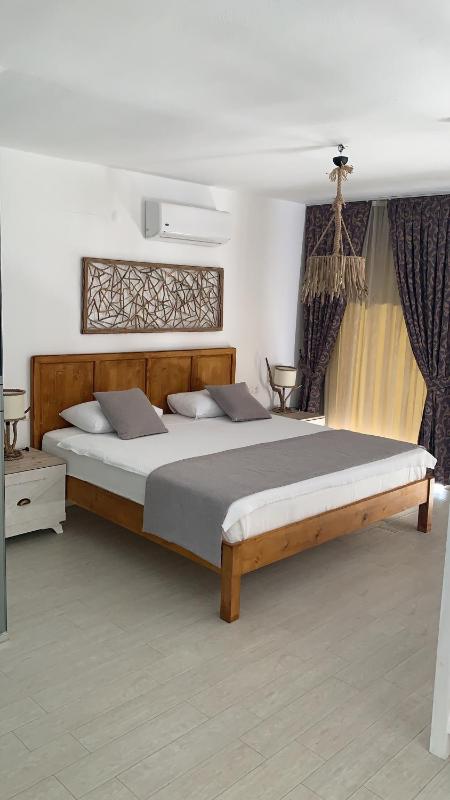 Honeymoon Room image 2