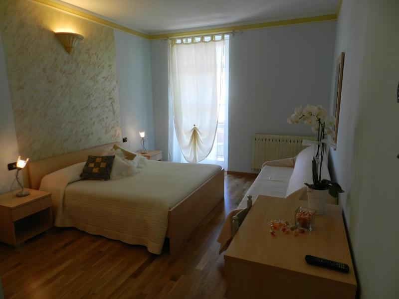Triple Room with Private Bathroom image 2